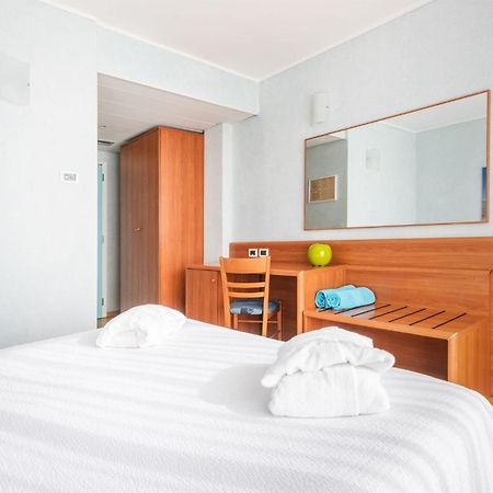 Hotel Gabry Riva del Garda Exterior photo